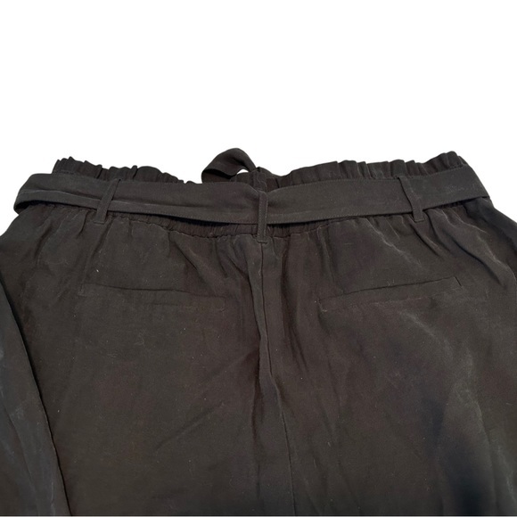 Simply Vera wang high-waisted black trouser shorts - pleats and tie belt‎ - Picture 3 of 9